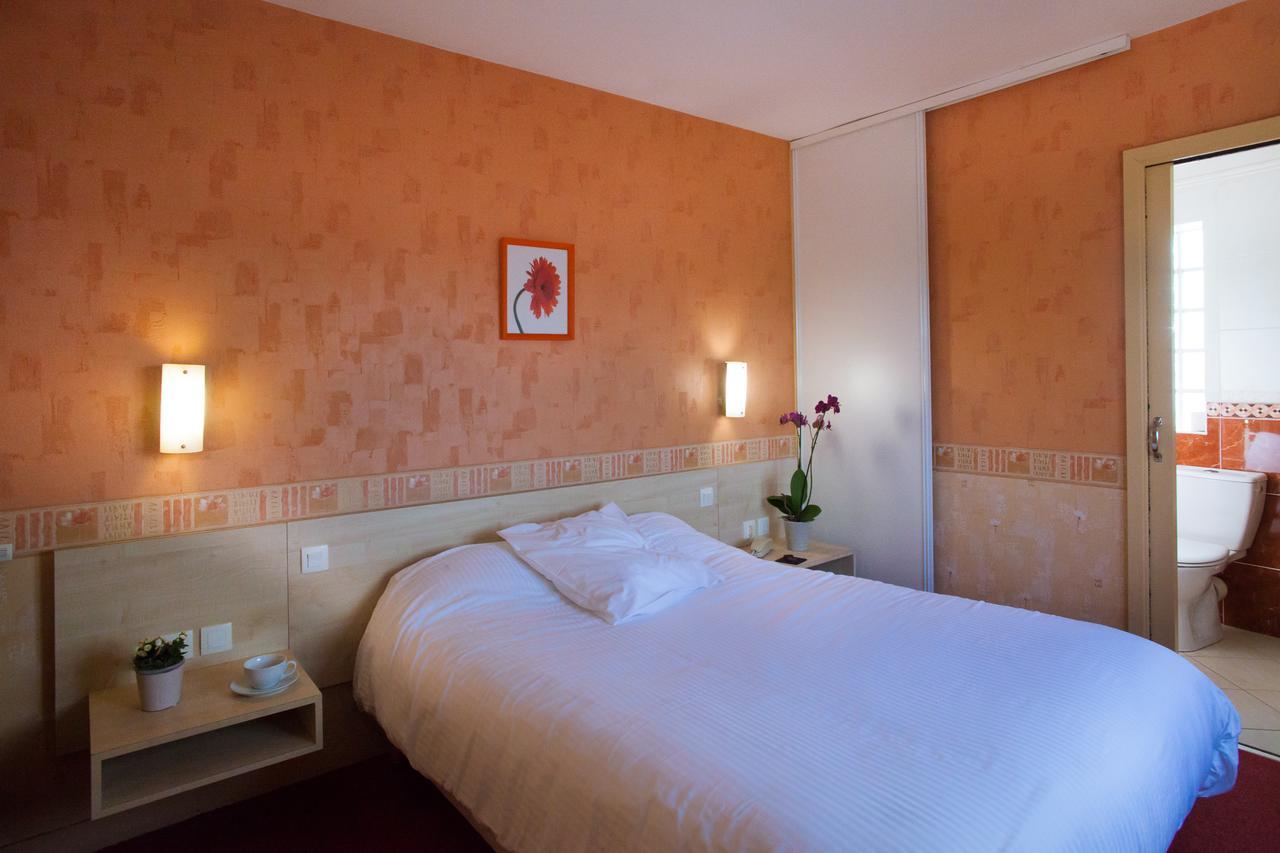 Logis Hotel Restaurant Le Commerce Guichen Buitenkant foto